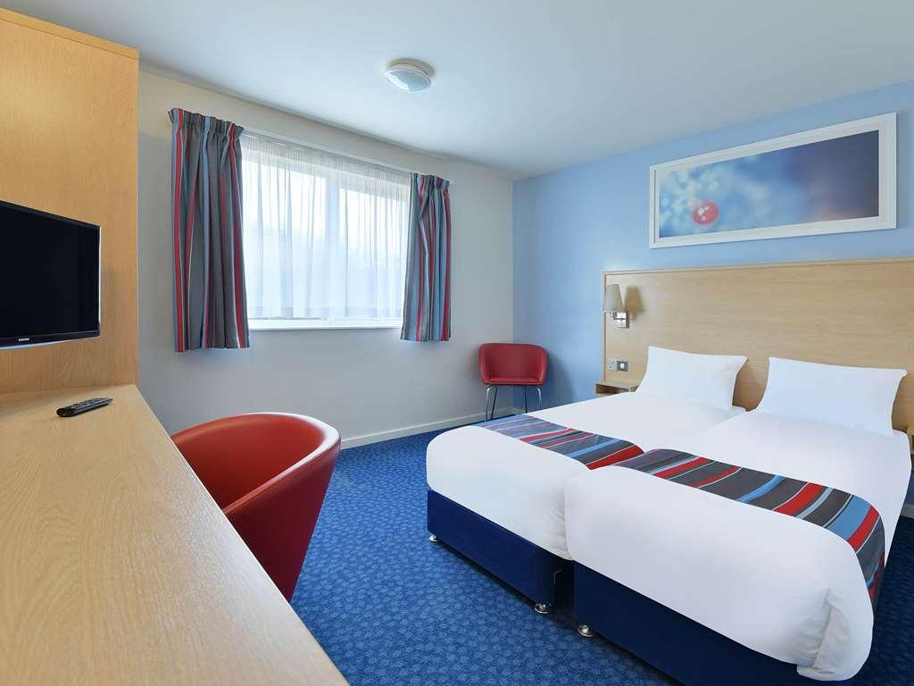 Travelodge Preston Chorley Chorley  Room photo